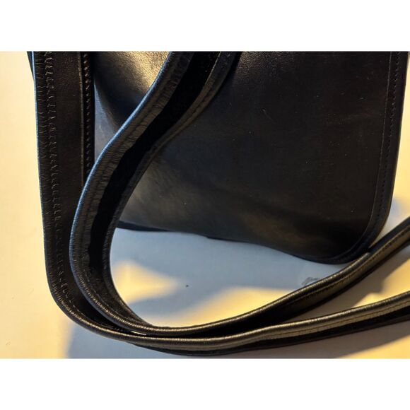 Vintage Coach Janice Legacy Black Crossbody Style # 9950 - Picture 8 of 14